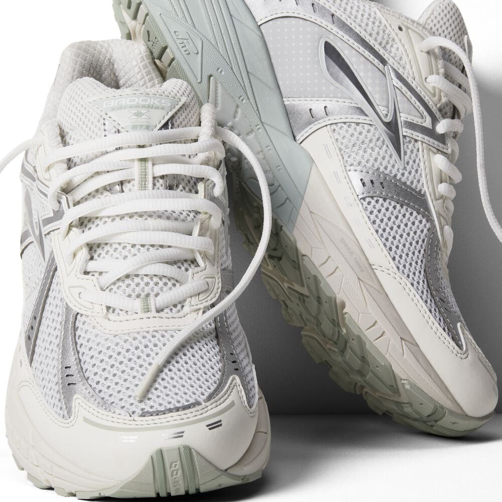 Women's Adrenaline GTS 10 - White/Coconut Milk/Smoke