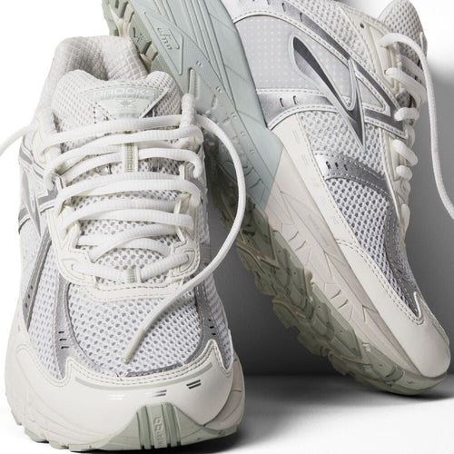 Men's Adrenaline GTS 10 - White/Coconut Milk/Smoke