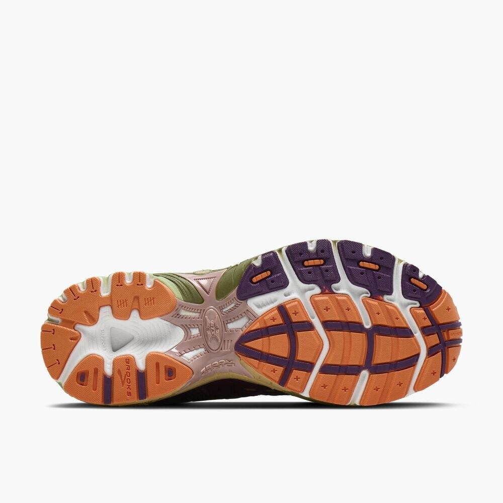 Women's Adrenaline GTS 10 - Pickled Beet/Peat Moss/Sand