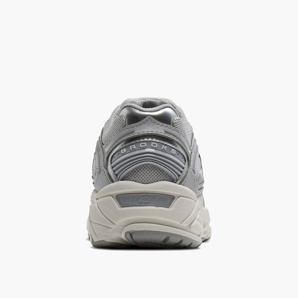 Men's Adrenaline GTS 4 - Micro Chip/Alloy/Coconut Milk