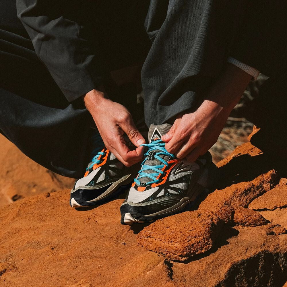 Women's Cascadia 1 - Moonbeam/Black/Camellia