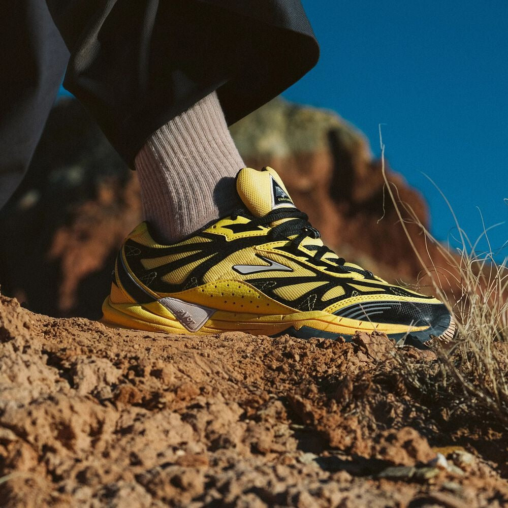 Women's Cascadia 1 - Yellow/Black/Moonbeam